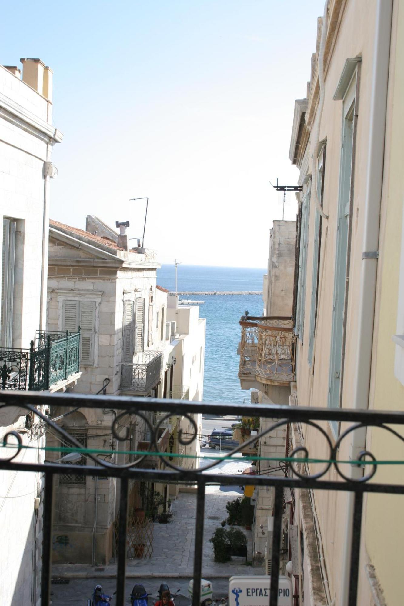 Ariadni Rooms & Apartments Ermoupoli Exterior photo
