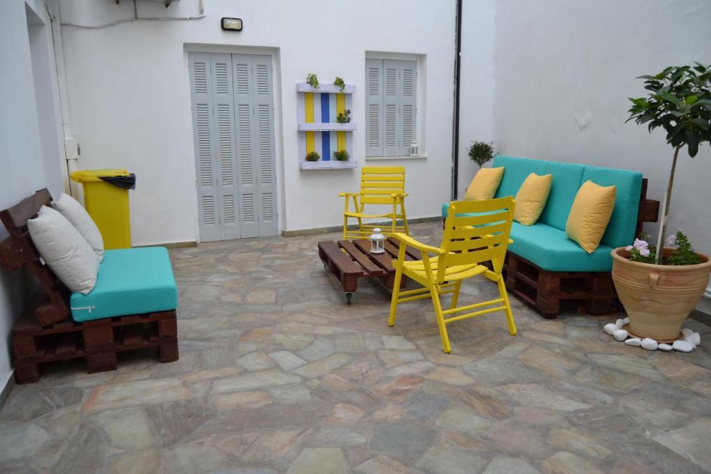 Ariadni Rooms & Apartments Ermoupoli Exterior photo