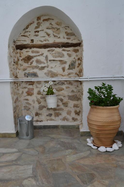 Ariadni Rooms & Apartments Ermoupoli Exterior photo